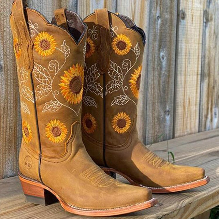 Luna - Bohemian style boots